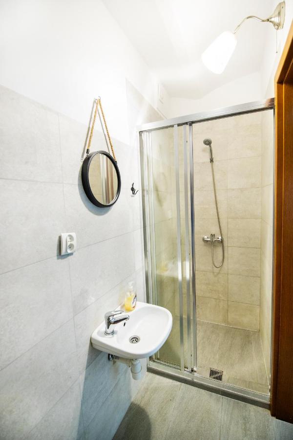 Zielona Przystan Hotel Manasterz ภายนอก รูปภาพ
