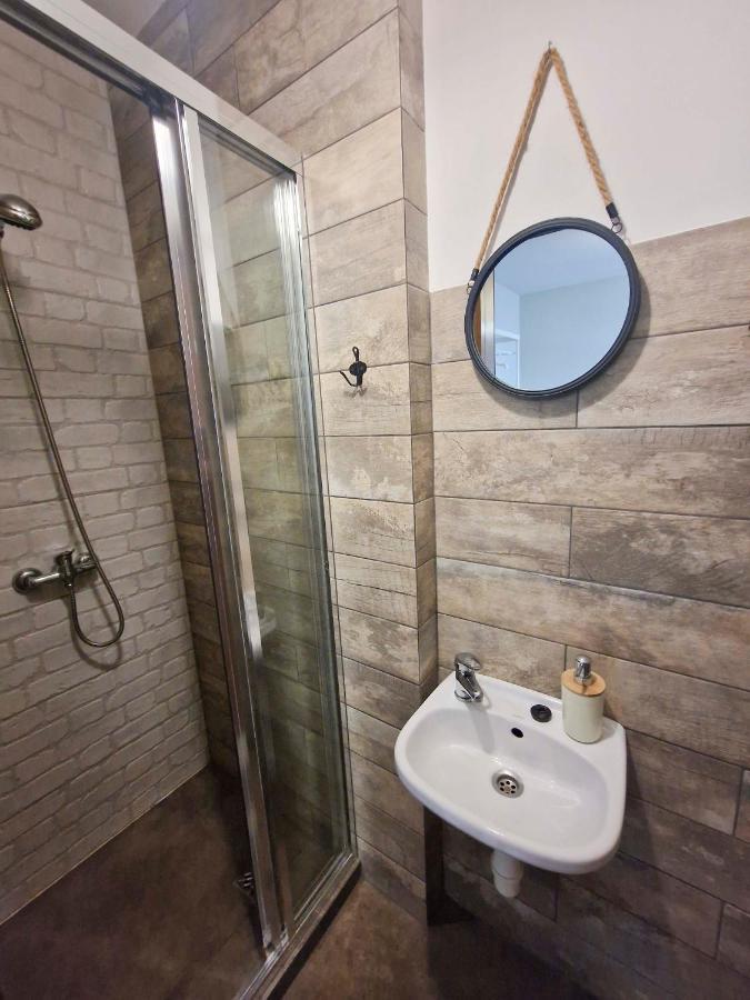 Zielona Przystan Hotel Manasterz ภายนอก รูปภาพ