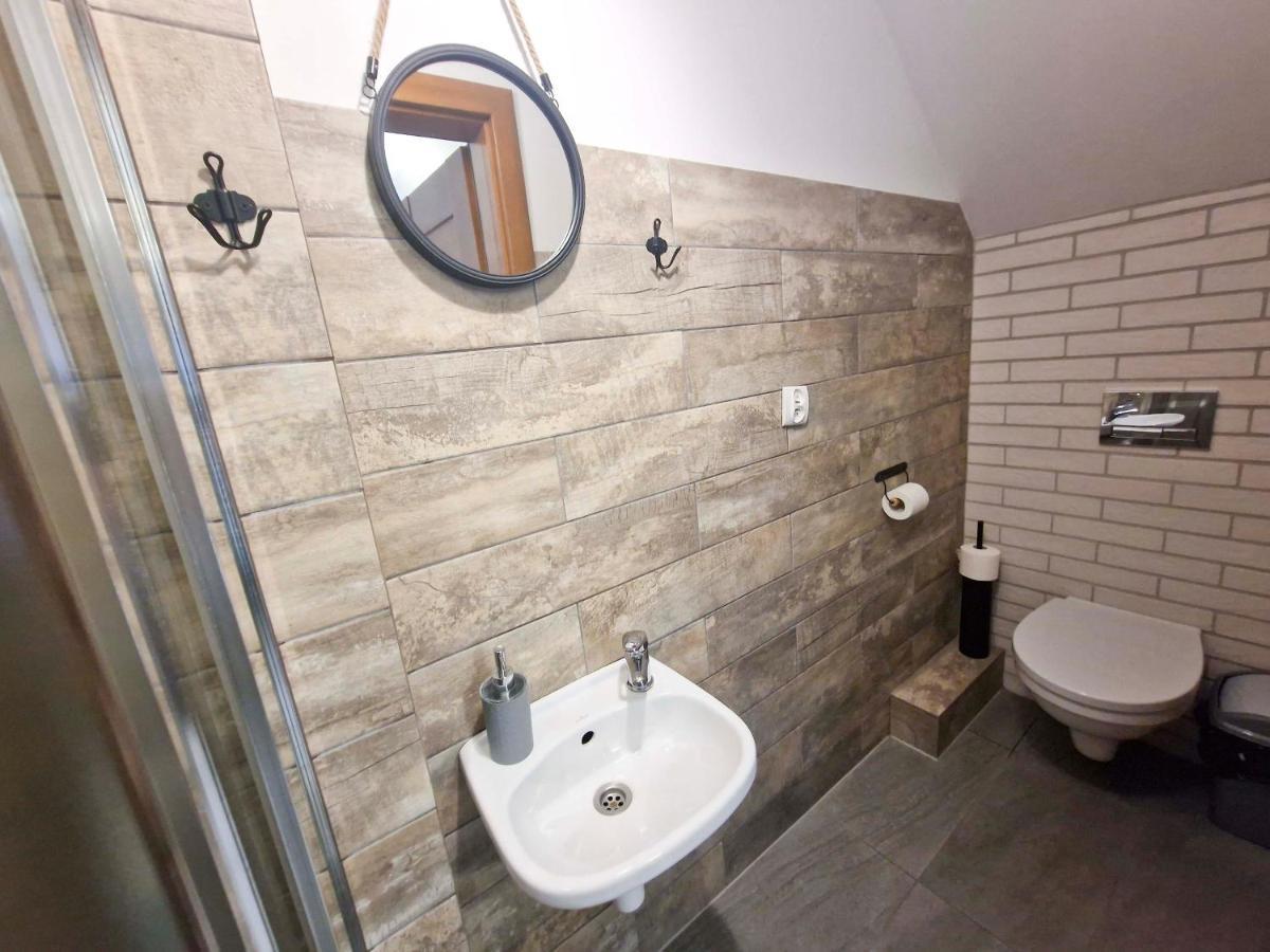 Zielona Przystan Hotel Manasterz ภายนอก รูปภาพ